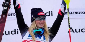 Shiffrin grabs World Cup slalom