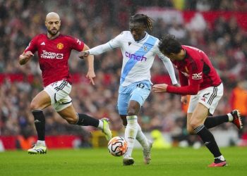 Eberechi Eze signs new Palace contract