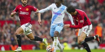 Eberechi Eze signs new Palace contract