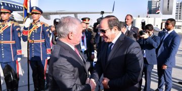 Sisi receives Jordan’s king at Cairo airport