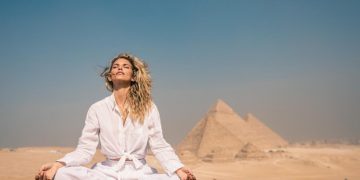 In Photos: US actress AnnaLynne McCord tours Egypt