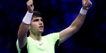 Alcaraz beats ranting Rublev, Medvedev through to semi-finals