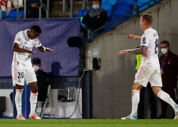 Real Madrid ease past Braga to reach Champions League last 16