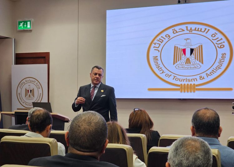 Egypt's Tourism and Antiquities Minister Ahmed Issa said that 300,000 tourists visited Egypt the week before October 11.