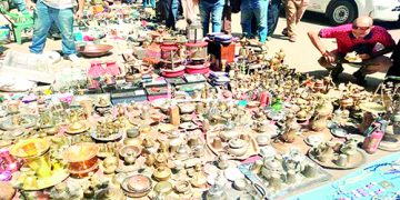 Cairo’s antiques’ market attracts those with deep pockets, those with empty ones