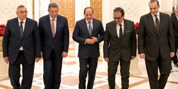 Sisi meets presidential candidates in unprecedented symbol of unity 1 - Egyptian Gazette Sisi meets presidential candidates in unprecedented symbol of unity