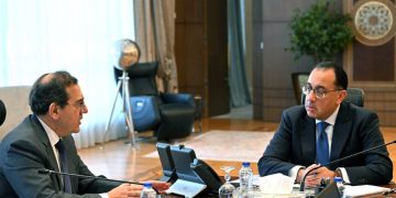 Oil minister briefs premier on green, IT strategies