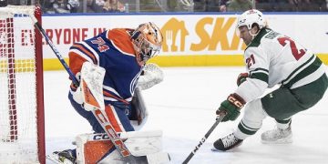 Coyotes fall to Bruins 5-3