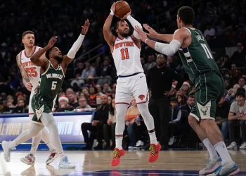 Knicks snap Bucks’ 7-game winning streak