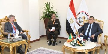 Military production min., Italian commander disucss cooperation issues