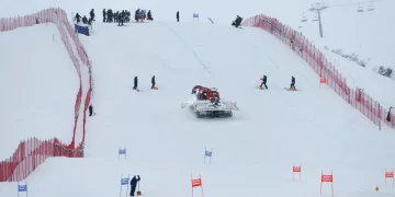 Heavy snow at St. Moritz forces cancellation of Mikaela Shiffrin’s super-G race in women’s World Cup 1 - Egyptian Gazette Heavy snow at St. Moritz forces cancellation of Mikaela Shiffrin’s super-G race in women’s World Cup