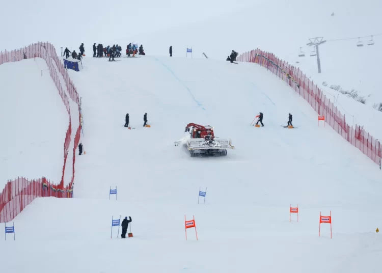 Heavy snow at St. Moritz forces cancellation of Mikaela Shiffrin’s super-G race in women’s World Cup 1 - Egyptian Gazette
