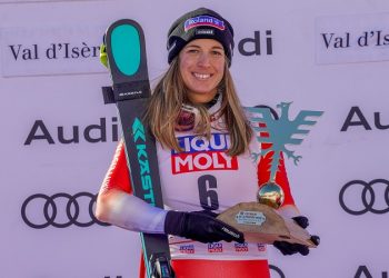 Flury seals World Cup downhill title