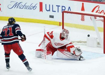 Winnipeg Jets beat Red Wings 5-2