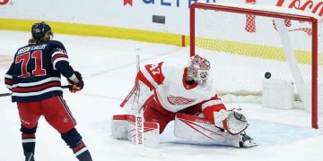 Winnipeg Jets beat Red Wings 5-2