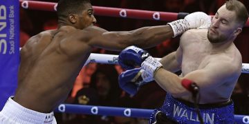 Joshua downs Wallin in Saudi Arabia