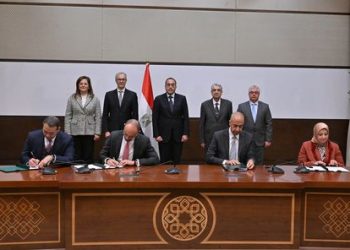 PM witnesses inking of deal to upgrade green hydrogen project