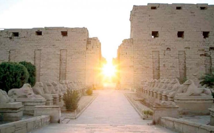 Luxor marks solar alignment phenomenon at Karnak Temple Thursday 1 - Egyptian Gazette