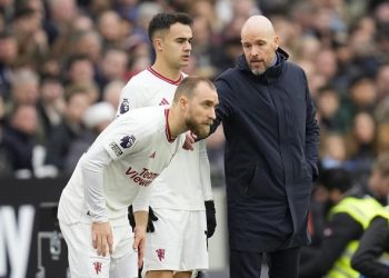 Ratcliffe buys stake in Man United