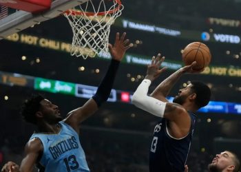 Harden helps Clippers stun Grizzlies 117-106