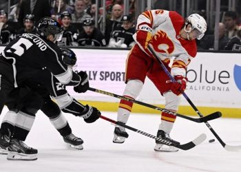 Kings halt hot Flames 5-3