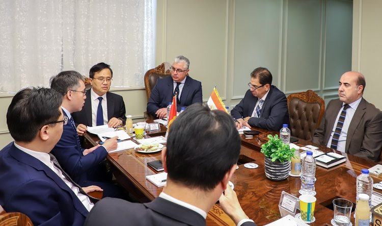 SCZONE keen on deepening cooperation with Chinese investors 1 - Egyptian Gazette Chairman of the General Authority for the Suez Canal Economic Zone (SCZONE) Waleid Gamal El-Dein (3rdR) during his meeting with Deputy Governor of China Shandong Province and Secretary-General of the Provincial Government Song Junji and his accompanying delegation.