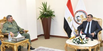 Military production minister meets defense officials on fringe of EDEX 2023