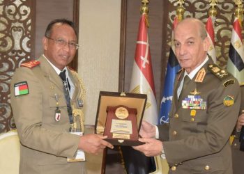 Defense min. meets several military leaderships on sidelines of EDEX 2023