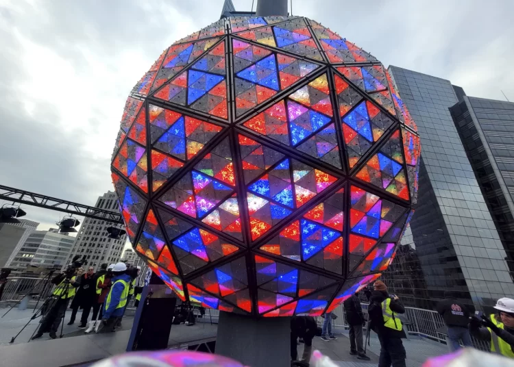 Revelers prepare to pack into Times Square for annual New Year’s Eve ball drop 1 - Egyptian Gazette