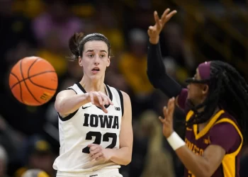 Caitlin Clark becomes Big Ten’s all-time assist leader, No. 4 Iowa women beat Minnesota 94-71