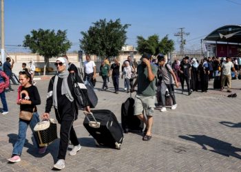 292 people of various nationalities cross to, from Gaza Strip