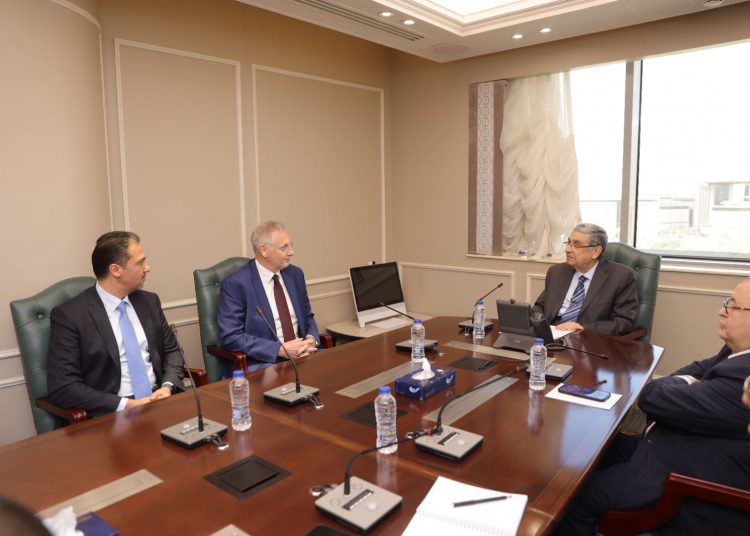 Electricity minister discusses with Siemens officials boosting co-operation 1 - Egyptian Gazette