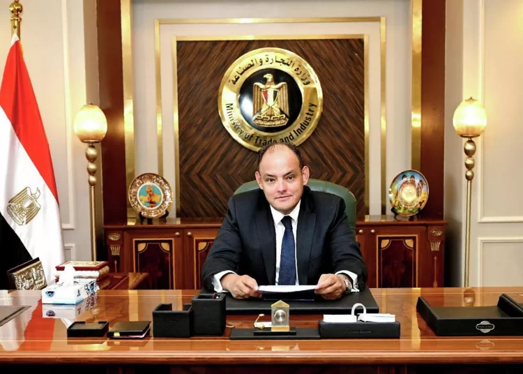 Trade minister probes boosting cooperation with officials in Bahrain 1 - Egyptian Gazette