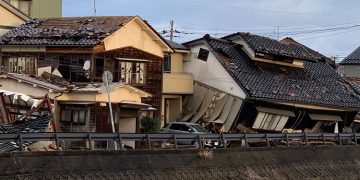 Japan PM calls for improved living conditions in quake shelters