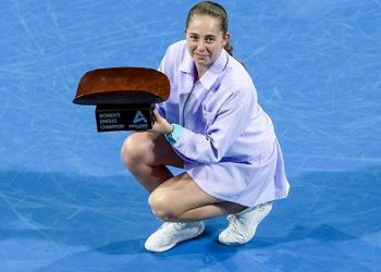 Ostapenko rolls to Adelaide title