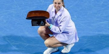 Ostapenko rolls to Adelaide title