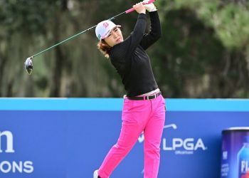 Furue holds lead at LPGA opener