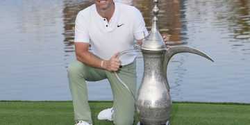 McIlroy grabs Dubai Classic