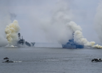 Russia keeps one missile carrier armed with eight Kalibrs in Black Sea