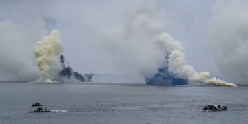 Russia keeps one missile carrier armed with eight Kalibrs in Black Sea