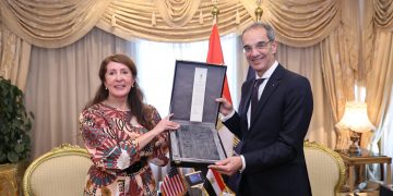 Communications min., US amb. confer on boosting co-operation