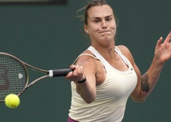 Australian Open: Sinner, Sabalenka storm into 4th round