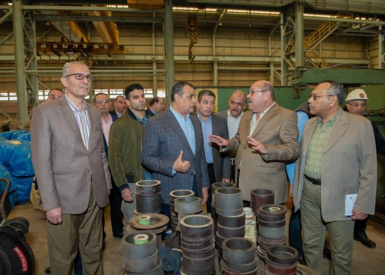 State military production min. inspects Abu Zaabal Company for Engineering Industries 2 - Egyptian Gazette State military production min. inspects Abu Zaabal Company for Engineering Industries 1 - Egyptian Gazette