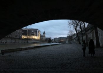 Paris mayor promises to swim in Seine ahead of Games