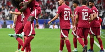 Hosts Qatar into Asian Cup last 16 but China made to sweat
