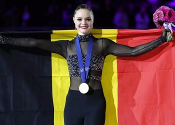 Loena wins European figure skating gold