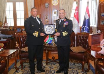 Navy Commander meets SA counterpart