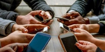 ‘Almost half of teenagers feel addicted to social media’