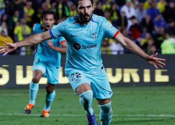 Barca keeps La Liga title defense alive