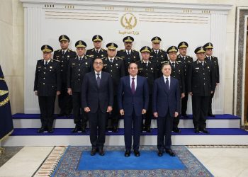 Sisi poses for photo op with PM, interior minister ahead of Police Day ceremony